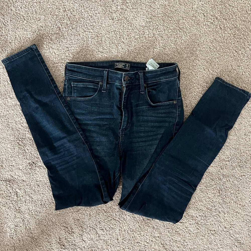 EUC Abercrombie & Fitch Skinny Jeans